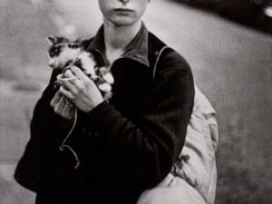 Bruce Davidson, Girl with Kitten, 1960. © Bruce Davidson / Magnum Photos.