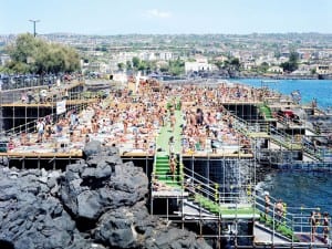 Massimo Vitali, Catania Under The Volcano, 2007. Courtesy of the artist.