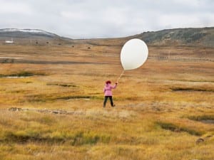 Evgenia Arbugaeva. Tanya and the Weather Balloon. Tiksi.