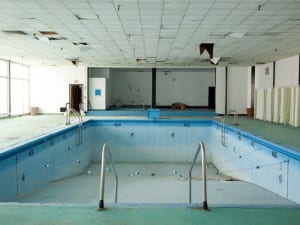 Samantha VanDeman, Desolate Pool – Homowack Lodge in Spring Glen, New York, 2013.