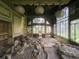 Romain Thiery, <i>Serie NATURE TAKES OVER, L’orangerie</i>, Italy, 2016.