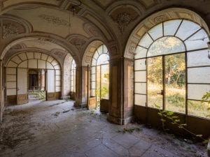 Romain Thiery, <i>Serie NATURE TAKES OVER, Oriental Gem,</i> Italy, 2016.