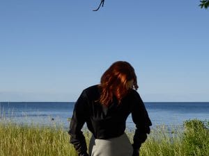 Stylist: Hannes Hetta; Photographer: Viviane Sassen; Models: Karen Elson  & Fernando Cabral; Location: Kivik  Art Centre, Osterlen, Sw  A/W ’18. Courtesy of COS.